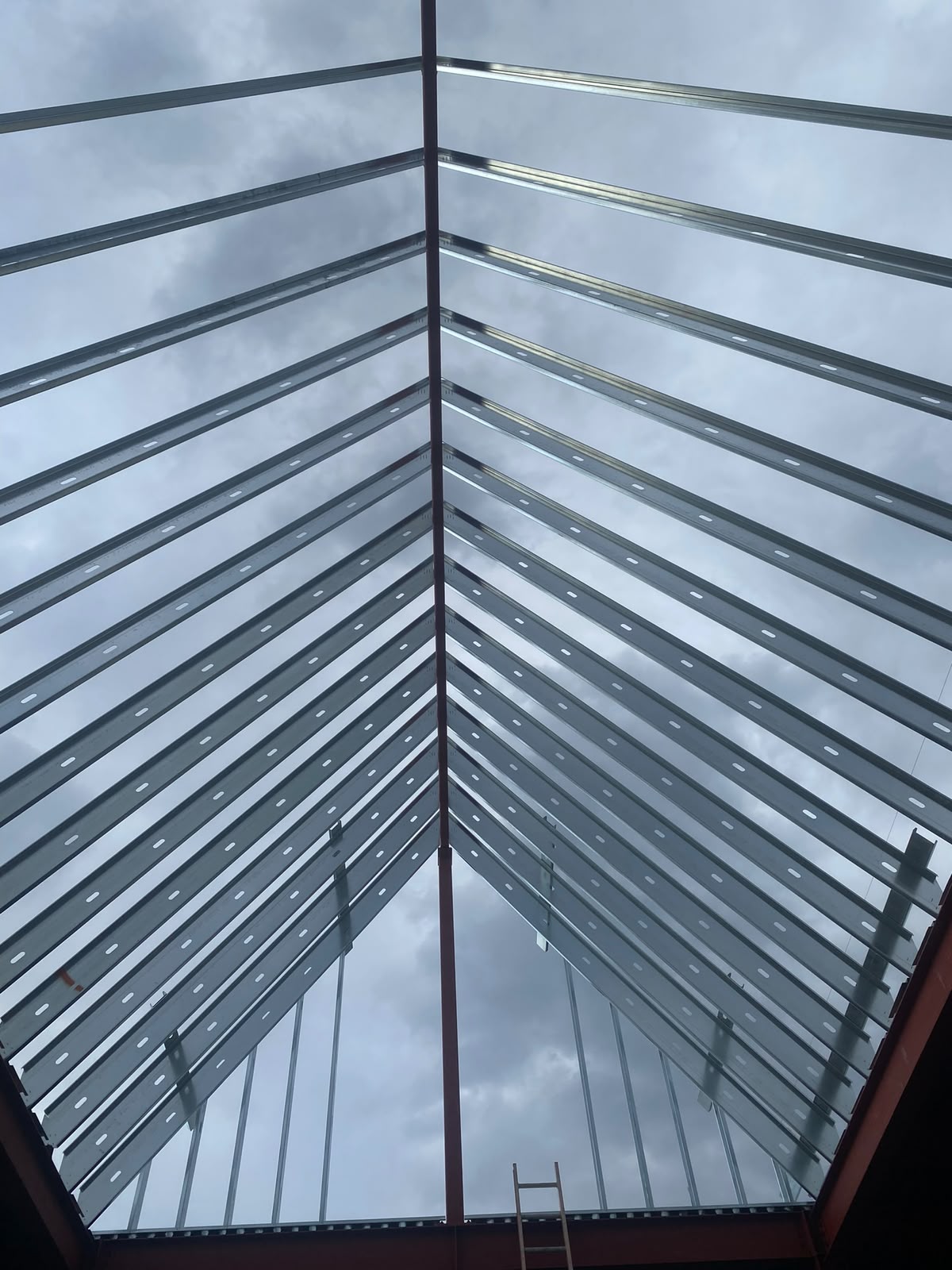 Tesouras de telhado em Steel Frame